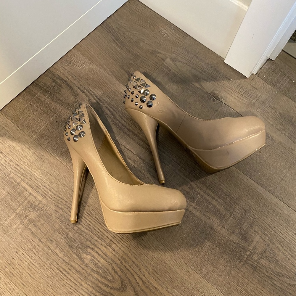 Studded Pumps